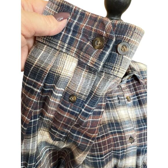 Carhartt button down, plaid shirt, women's size L (12/14) - Picture 5 of 8